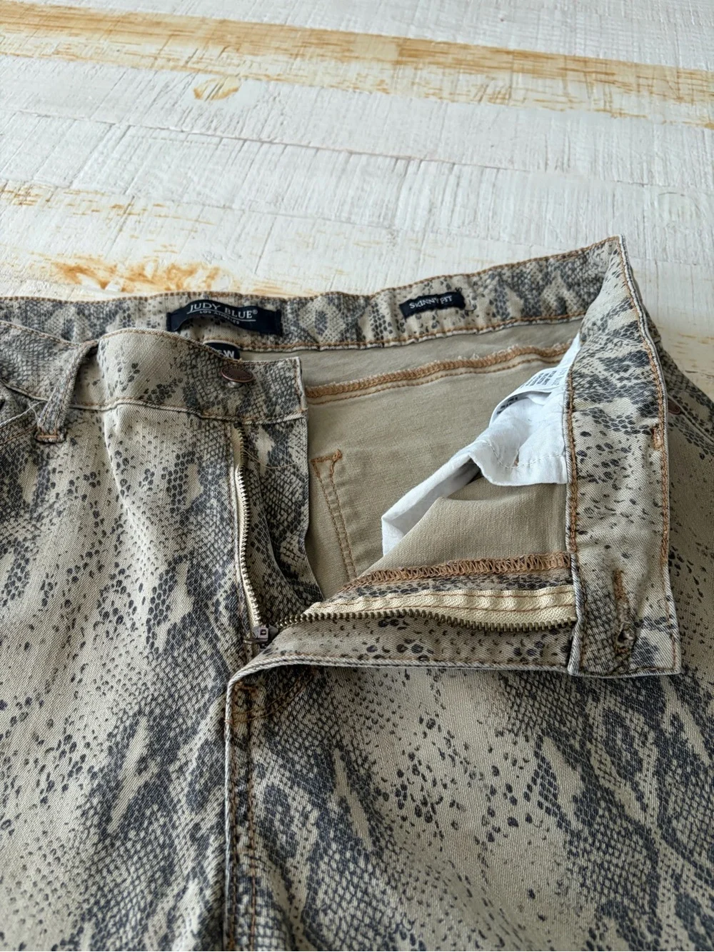 Judy Blue size 16W Skinny Fit Snakeskin Print Jeans Stretch High Waisted Python - Picture 9 of 14